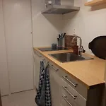 Gezellig Souterrain In Bollestreek Met Prive Ingang * 힐리검