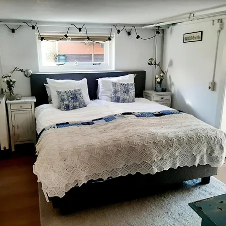 Apartamento Gezellig Souterrain In Bollestreek Met Prive Ingang Hillegom