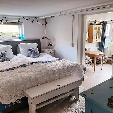 Apartment Gezellig Souterrain In Bollestreek Met Prive Ingang Hillegom